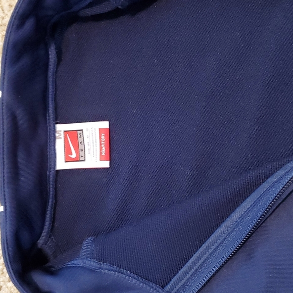 Nike Jacket & Capri set - Picture 5 of 6